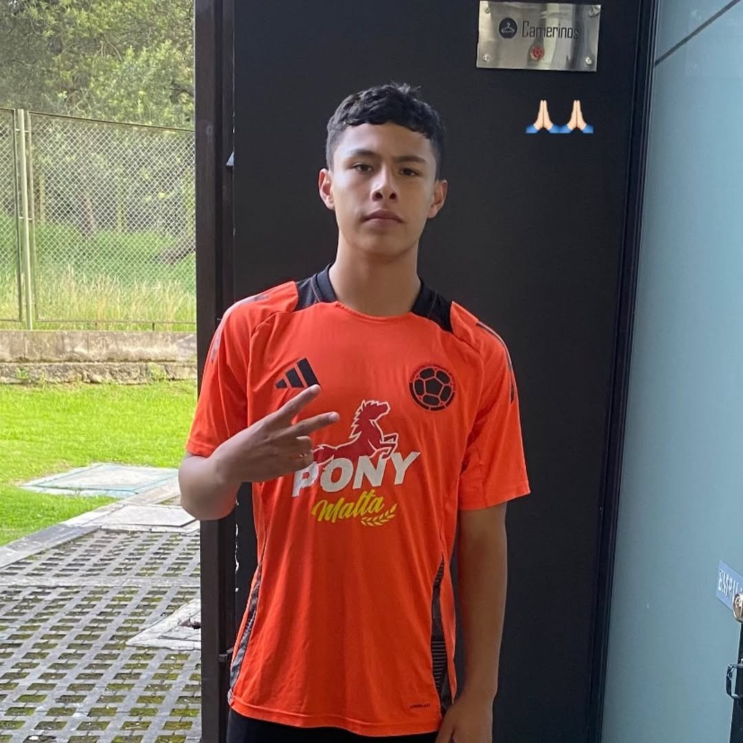Simón Sanabria con indumentaria de entrenamiento